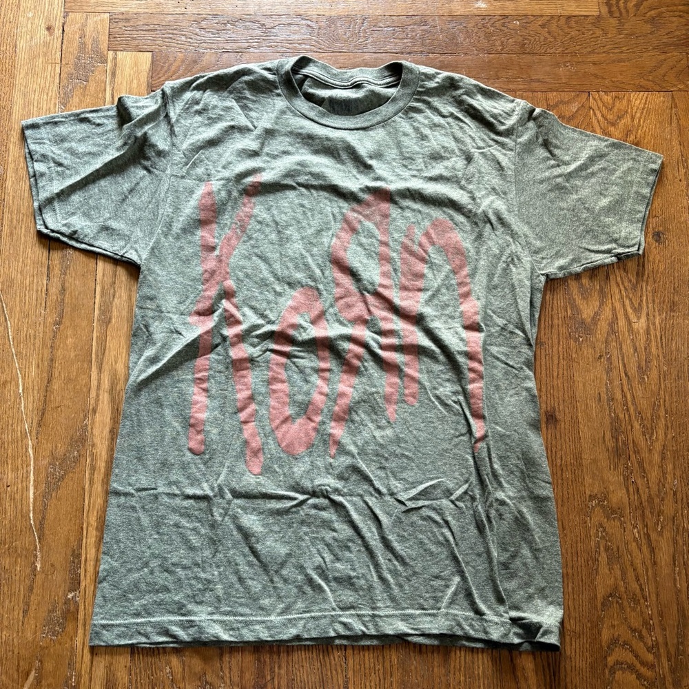 Korn Logo Graphic T-Shirt Green Distressed Nu Metal Band Tee‎ (Medium, 2010s)